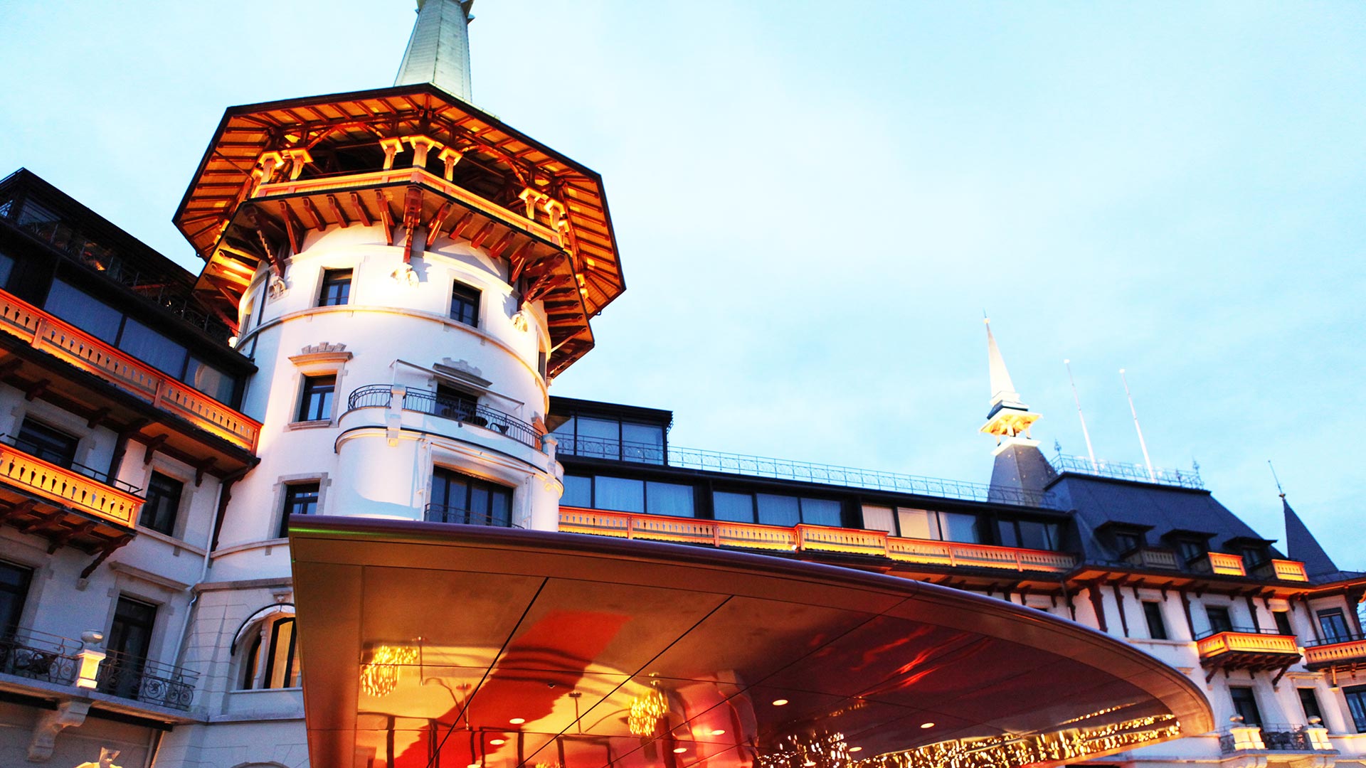 The Restaurant im The Dolder Grand - Ein Meisterwerk der Haute Cuisine hoch über Zürich mit Blick auf die Stadt, den See und die Alpen.